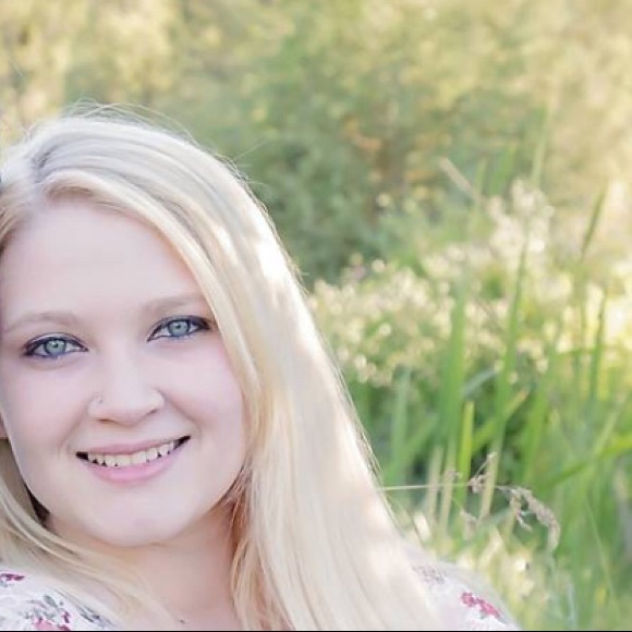 Meet your Posher, Abbie - Picture 1 of 1